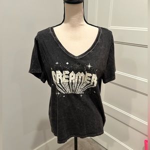libby story “dreamer” v-neck tee